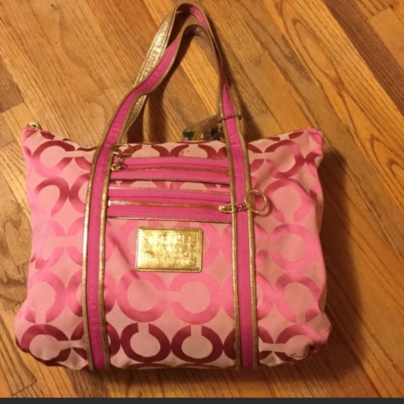 Beautiful Coach signature “C” purse! Never used. Must...